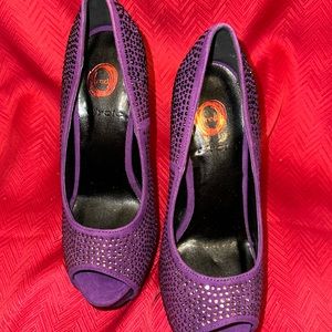 Red Circle 5.5” Purple Platform Stilettos. Size 6